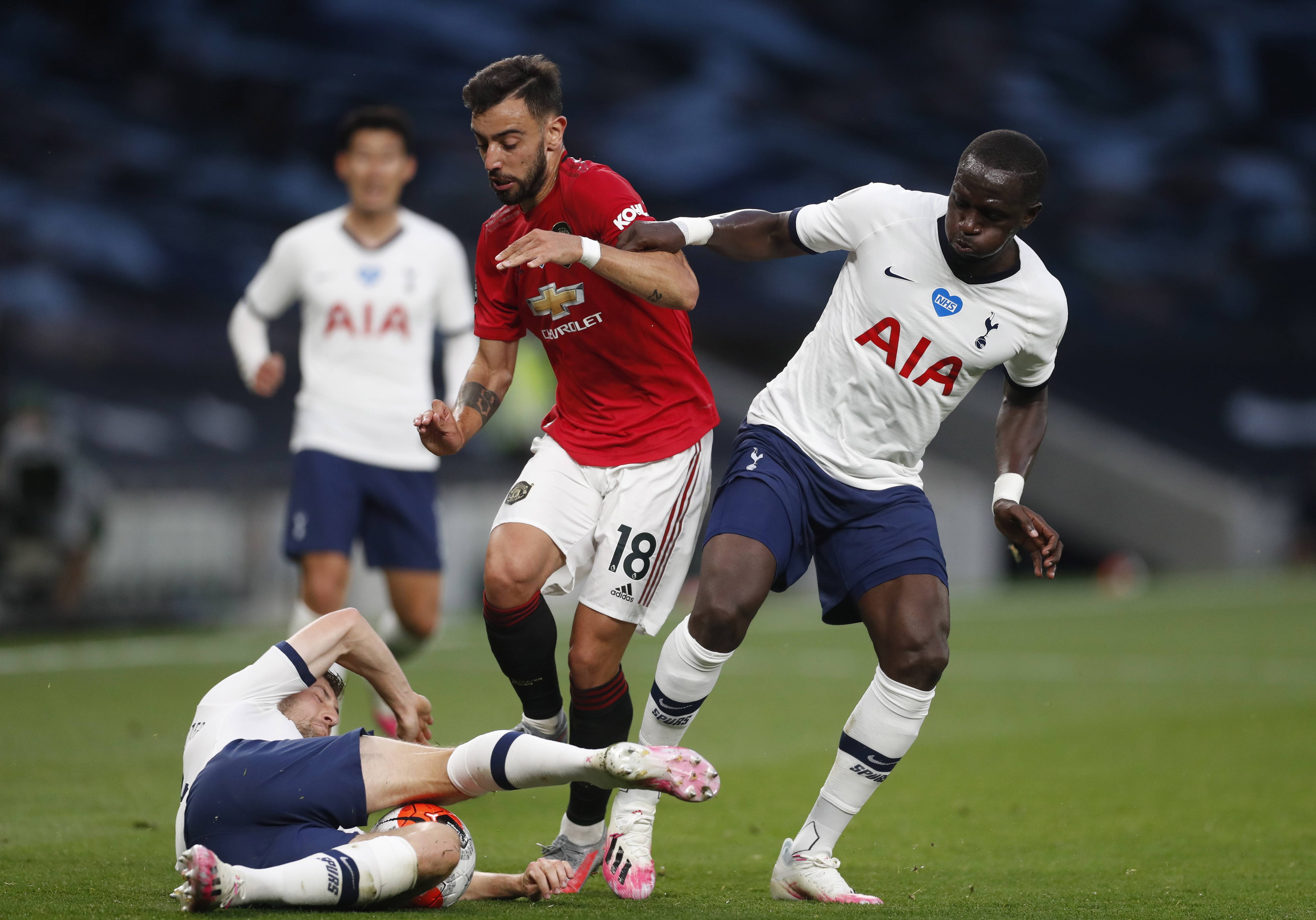 通过他的表 通过他的表