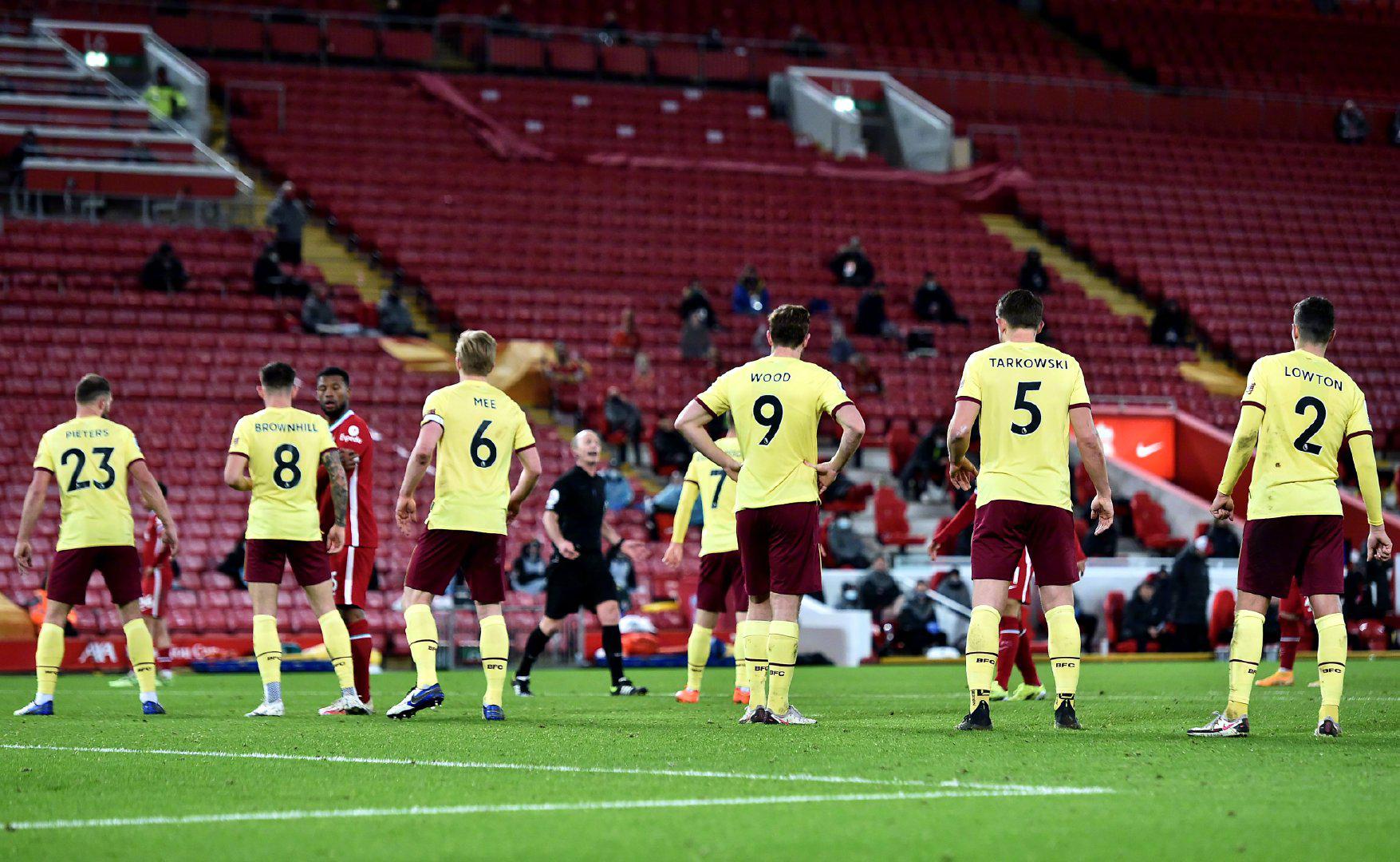 万的锋线领 万的锋线领